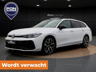 Volkswagen Passat Variant 1.5 eHybrid R-Line 272 PK | Pano dak | Trekhaak | Leder | 19" | Head Up Display | Harman Kardon |