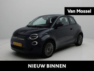Fiat 500 RED 42 kWh | Apple Carplay/Android Auto | Achteruitrijcamera | Stoelverwarming | Lichtmetalen Velgen |