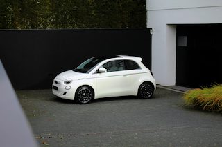 Fiat 500 E, La Prima, 3+1, Camera, Cruise, Navi, DAB