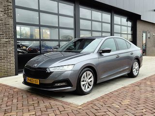 Skoda Octavia 1.5 e-TSI 150 PK Sport Business Automaat | LED | Navigatie
