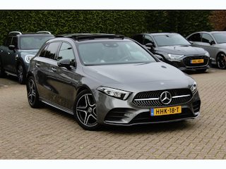 Mercedes-Benz A-klasse 200 Premium Plus / Trekhaak / Panoramadak / Camera / Keyless / 18'' / Leder / CarPlay / Stoelverwarming / Dodehoek / DAB / Cruise Control