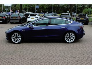 Tesla Model 3 Standard RWD Plus 60 kWh / Autopilot / Panoramadak / Camera / 19'' / Leder