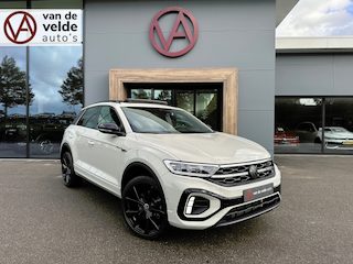 Volkswagen T-Roc 1.5 TSI 150pk DSG R-Line | Black Style | 19 Inch | Panoramadak | Camera | Keyless | Elek. Achterklep | Dode hoek | Rijklaar incl. 1 jaar Bovag garantie