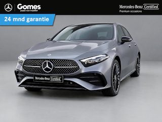 Mercedes-Benz A-klasse 250 e Business Solution AMG | AMG Plus Pakket | Night Pakket | Panoramadak | Burmester Surround Sound | 360° Camera | Head-up Display | Dodehoekassistent | MULTIBEAM LED Koplampen | Elektrisch Verstelbare Stoelen + Memory | Stoelverwarming | Sfeerverlichting | Apple CarPlay | Android Auto | Elektrisch Inklapbare Buitenspiegels | Parkeersensoren