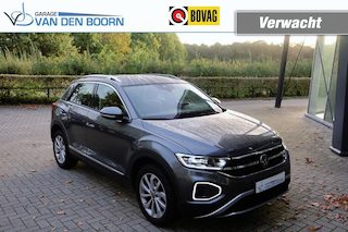 Volkswagen T-Roc 1.5 TSI, Stoelverw, CarPlay/Android, Volledig LED koplampen, All-Seasons etc.