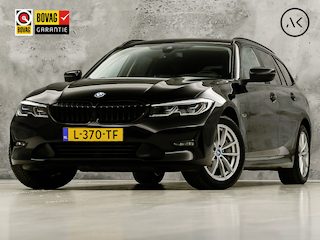 BMW 330e xDrive Business Sport 293Pk Automaat (APPLE CARPLAY, LASER KOPLAMPEN, SOH 90,3%, STOELVERWARMING, SPORTSTOELEN, GETINT GLAS, SPORTSTOELEN, PARKEERSENSOREN, NIEUWSTAAT)