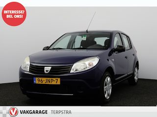 Dacia Sandero 1.2 Ambiance APK 09-2027!/ D-Riem verv: 137.000 KM!/ Airco/ Trekhaak/ Radio-CD AUX & USB/ Getint glas.