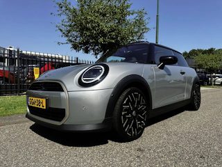 Mini Cooper 3-Deurs 1.5 C Favoured M