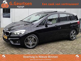 BMW 2-serie Tourer 220i 7-Persoons, Panoramadak, Lederen bekleding, Navigatie,