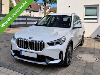 BMW X1 xDrive25e xLine Harman-Kardon HUD Elek Stoelverstelling Keyless Entry 19 Inch Driving Assistant Professional Stoelmassage