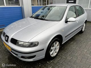 Seat Leon 1.6 Businessline 2005 -Airco/Cruise/15''/Radio