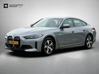 BMW i4 EDrive40 84 kWh 94% SOH (NL-auto,1e eig, Dealer OndH, H&K, Carplay, SfeerV, Trekhaak,Camera, Lane A, Active Cruise, Etc)