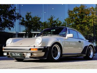 Porsche 911 930 3.0 Turbo Coupé / Hell Bronze / Tartan Interior