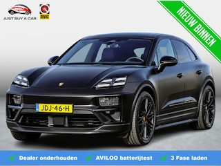Porsche Macan Turbo 100 kWh SOH 97% | BTW | Meest complete uitvoering | 22-inch RS Spyder Design | Panorama | Adaptieve Sportstoelen incl. Stoelverstelling 18-wegs en Memory-pakket | Luchtvering | Ijsgrijs metallic ORIGI Kleur |