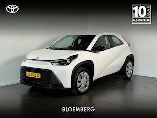 Toyota Aygo Hybrid 115 play Apple Carplay-Android Auto | Achteruitrijcamera | zeer zuinig |