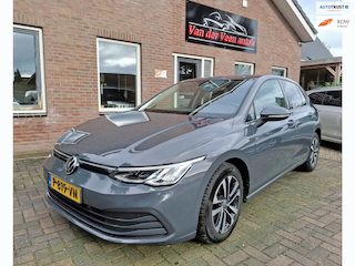 Volkswagen Golf 1.5 TSI. Zeer netjes en luxe o.a. adap.cruise, carplay, stoel- & stuurverw, navi, LED, etc. Prijs incl garantie.