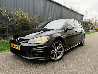 Volkswagen Golf 1.5 TSI Highline / R-LINE / AUTOMAAT / VIRTUAL / NAVI / CARPLAY / CRUISE
