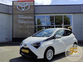 Toyota Aygo X-PLAY 5-DEURS Toyota Aygo 1.0 VVT-i x-play CAMERA AIRCO APPLE/ANDROID BLUETOOTH NL-AUTO DAB+