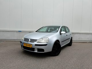 Volkswagen Golf 1.4 FSI Businessline - Airco / Navi / Elektr. ramen / Trekhaak / Lm velgen