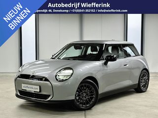 Mini Mini Electric 3-Deurs Cooper SE Essential 54.2 kWh 218pk | Camera | Navi | Carplay | Dodehoekdetectie | 17'' LM