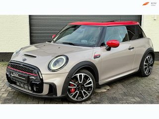 Mini Mini/Clubman/Cabrio 3-Deurs 2.0 JCW Pack | Pano | HUD | Camera | CarPlay | Kuip | Dealer OH |