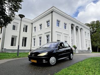 Peugeot 206 1.4 5 DEURS 1:20!, LUXE "GENTRY" UITVOERING, RIJKLAAR