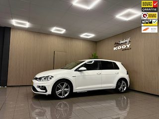 Volkswagen Golf 1.0 TSI R-Line * Automaat / Virtual cockpit / Carplay / Trekhaak / Stoelverwarming *