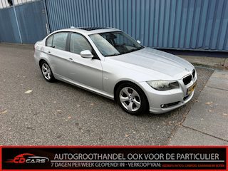 BMW 318i Business Line Inruilauto’s tegen vaste prijzen. Voor meer info: 0638140850 Bij de verkoop van gebruikte voertuigen door CD-Cars wordt geen standaard garantie verstrekt. De koper aanvaardt het voertuig in de staat waarin het zich bevindt op het moment van aankoop