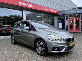 BMW 2-serie Tourer 218i Corporate Lease Executive AUTOMAAT, Trekhaak, Camera, Clima, Cruise, Navi, Parkeersensoren