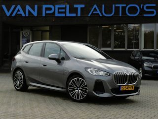 BMW 2-serie Tourer 220i M-Sport Automaat