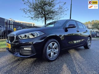 BMW 118i Business Edit Automaat Clima Navi 33.094 KM NL-Auto