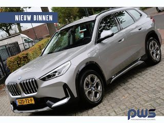 BMW X1 xDrive25e Trekhaak / Fabrieksgarantie / Navi / Carplay / Sportstoelen / Cruise Adap. / 1e eig