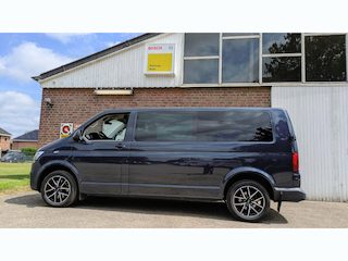 Volkswagen Transporter 2.0 TDI L2H1 DC - Aut. - Camera -