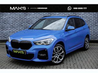 BMW X1 sDrive18i Business Edition | M-Sport | Trekhaak | Panoramadak | Head-up Display | HiFi Audio | Sportstoelen | Lichtmetalen Velgen 19 inch | Achteruitrijcamera | Keyless Entry | Elektrische Achterklep | Privacy Glas | Navigatie