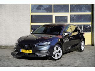 Seat Leon 1.0 eTSI Automaat! FR Business BJ2022 Lmv 17" | Led V+A | Pdc | Elek. trekhaak | App-Connect | Navi | Virtual cockpit | Sfeerverlichting | Climate control | Cruise control | Sportstoelen | Sportstuur | Zwarte hemel | Extra getint glas