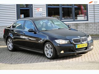 BMW 320i TREKHAAK CRUISE
