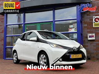 Toyota Aygo 1.0 VVT-i x-play | Airco | camera |
