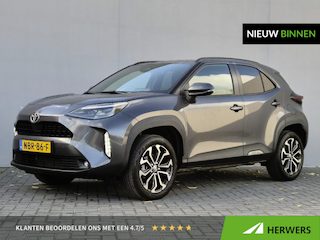 Toyota Yaris Cross 1.5 Hybrid 115 Dynamic / Achteruitrijcamera / Apple Carplay Android Auto / Navigatie / Stuur- Stoel & Voorruitverwarming / Climate control / Adaptief cruise control / Elektrische ramen voor en achter /