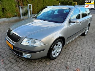 Skoda Octavia Combi 1.6 FSI 5DRS Tour AIRCO CRUISE NAP TREKHAAK
