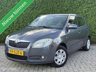Skoda Fabia 1.4-16V Ambiente Business | Trekhaak |Airco| NAP | Volledige OH historie aanwezig |