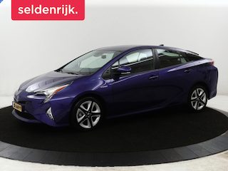 Toyota Prius 1.8 Executive | Adaptive cruise | Leder | Stoelverwarming | Camera | Park assist | Navigatie | Bluetooth