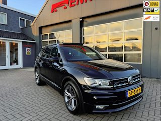 Volkswagen Tiguan 1.4 TSI ACT Highline Business R-Line / Pano / Virtual / ACC / Leder / Trekhaak / Zeer Kompleet.