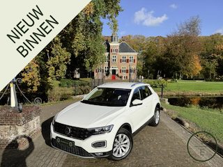 Volkswagen T-Roc 1.5 TSI Sport | Camera | Keyless | Trekhaak | Virtual Dashboard | Led | Adaptive |
