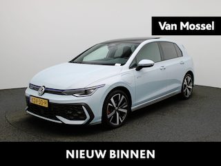 Volkswagen Golf 1.5 eHybrid GTE 272 PK| Origineel Nederlands | 1e Eigenaar | Panoramadak | Trekhaak | 360 Camera | Stoelverwarming | Stuurwielverwarming | Navigatie