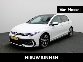 Volkswagen Golf 1.5 eHybrid GTE 272 PK| Origineel Nederlands | 1e Eigenaar | Panoramadak | Trekhaak | 360 Camera | Stoelverwarming | Stuurwielverwarming | Navigatie