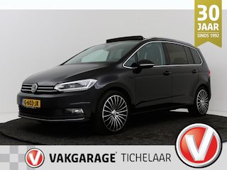 Volkswagen Touran 1.5 TSI Highline Business R 7p | Trekhaak | Panoramadak | Stoelverwarming | LED | Camera |
