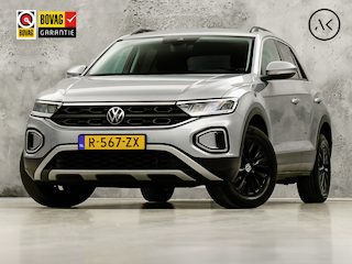Volkswagen T-Roc 1.5 TSI Life Sport 150Pk Automaat (APPLE CARPLAY, GROOT NAVI, CAMERA, STOELVERWARMING, SPORTSTOELEN, GETINT GLAS, TREKHAAK, NIEUWSTAAT)