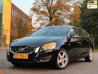 Volvo V60 1.6 T3 Momentum|TOPSTAAT|RIJD SCHAKELT PERFECT