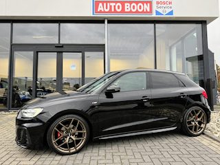 Audi A1 Sportback 30 SPORT 2 x S-LINE BLACK OPTIC APPCARPLAY/LED/ P-CAM/CLIMA/SFEERVERLICHTING/DIGICOCKPIT/2XPDC/S-LINE.KUIPZETELS/P-GLAS/S&S/18''LMV - 1 EIG./NL AUTO/KM = NAP