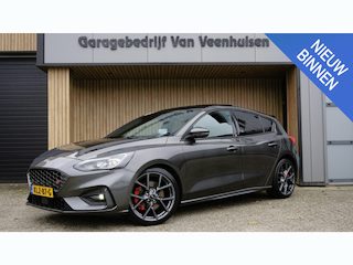 Ford Focus 2.3 279pk EcoBoost ST-3 Pano.Dak HUD *Performance Pack* 19inch LM Recaro *ACC* Stoel & Stuurwiel v.v. *Zeer Nette Ford* 90545km